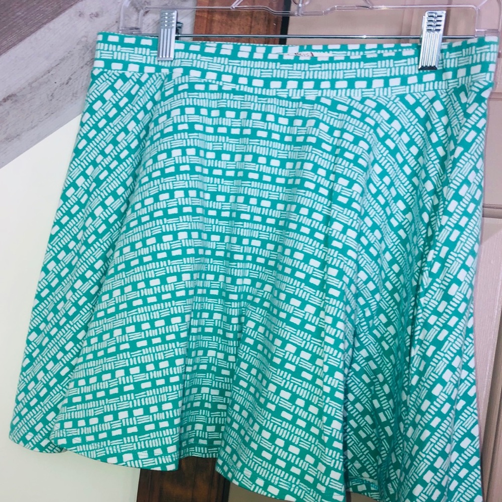 SO skater skirt